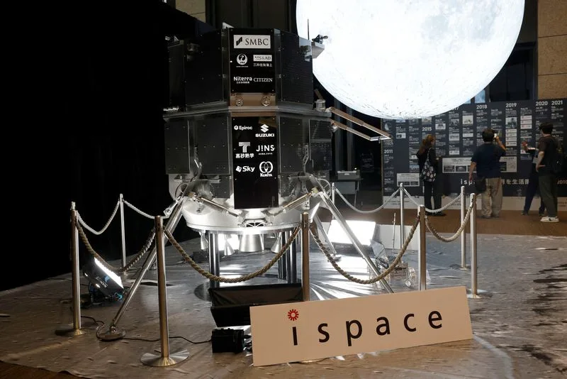 SpaceX Starship Powers Japan's ispace Moon Ride-Share Mission
