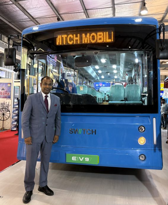 SWITCH Mobility unveils 9-metre electric bus EiV9 at Prawaas 5.0