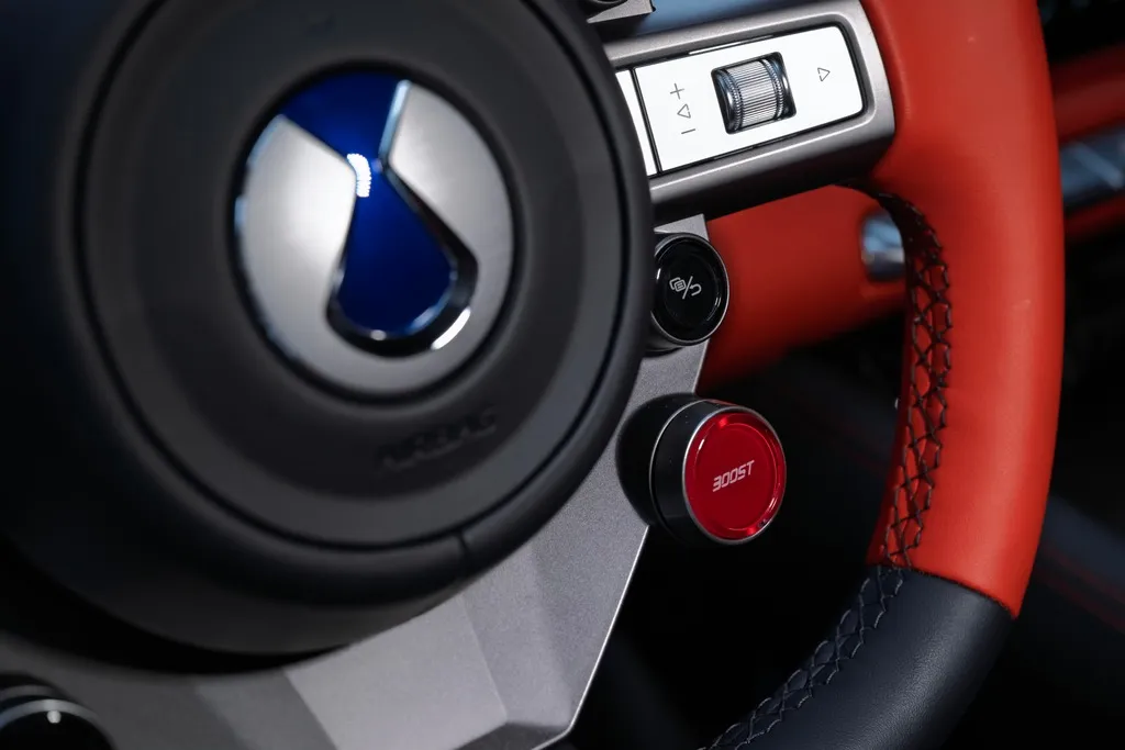 BYD-Denza-Z-Coupe-interior