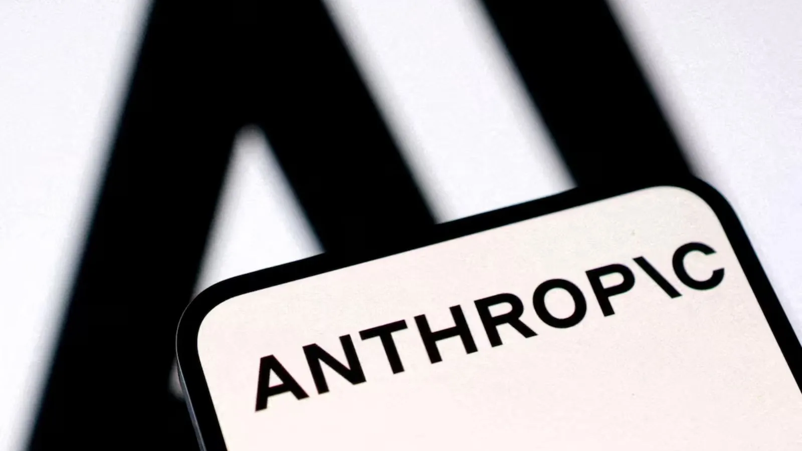 Anthropic and US govt officials hold talks as AI export controls remain in place