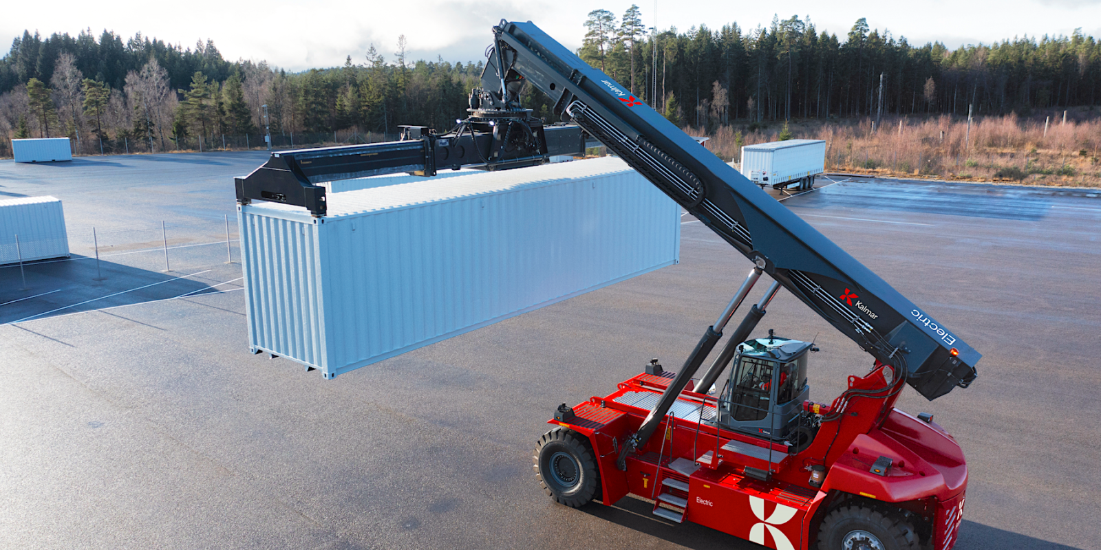 Kalmar is building – and selling! – these massive electric reach stackers in China