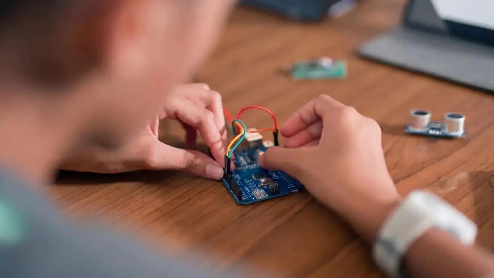 Google unveils ‘ATL Saathi’ app for Indian teachers, expands local AI cloud and security offerings