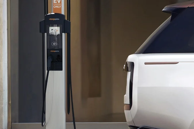JLR switches charging service from Plugsurfing to DCS