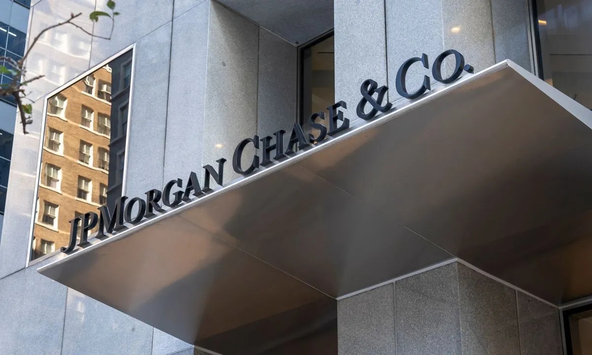 JPMorgan Wants Employees to Go Easy on AI Usage