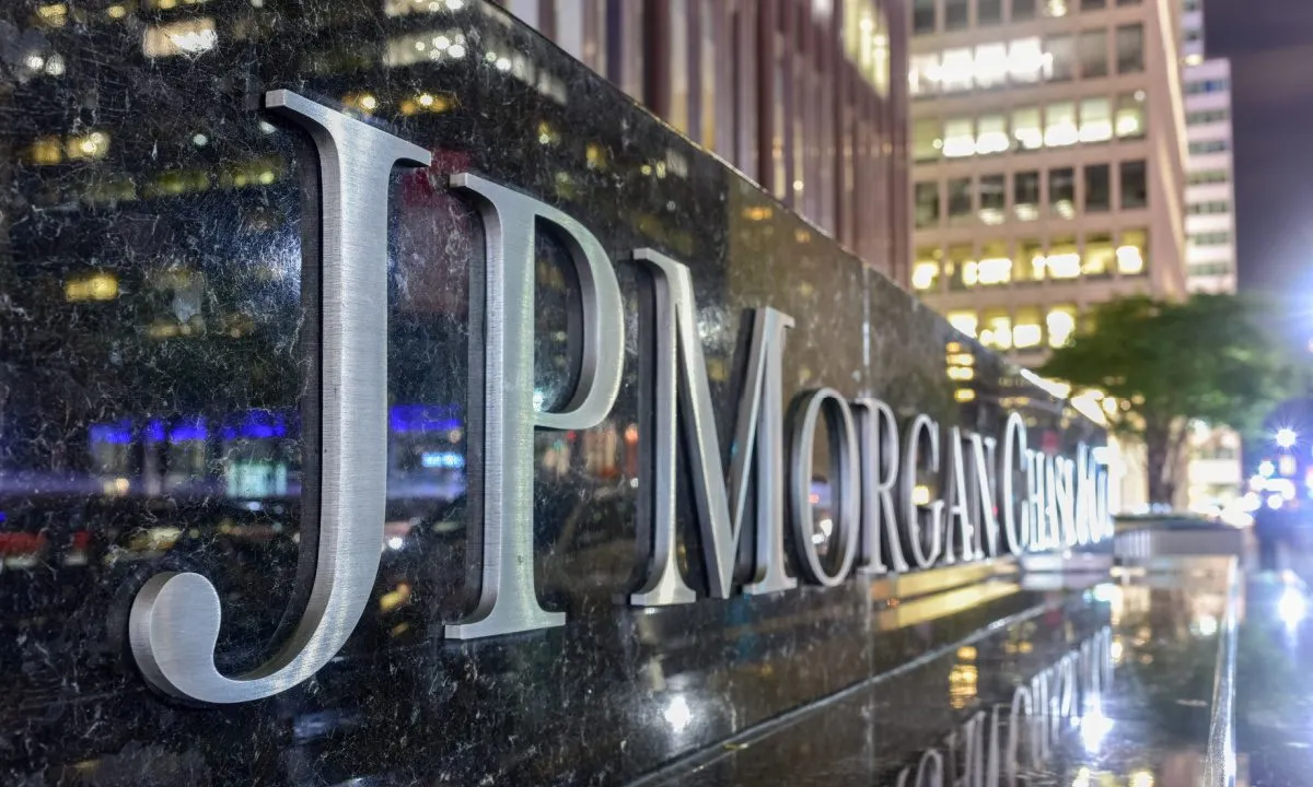 JPMorgan Leverages Wall Street Deals and Retail Might Toward $1 Trillion Valuation
