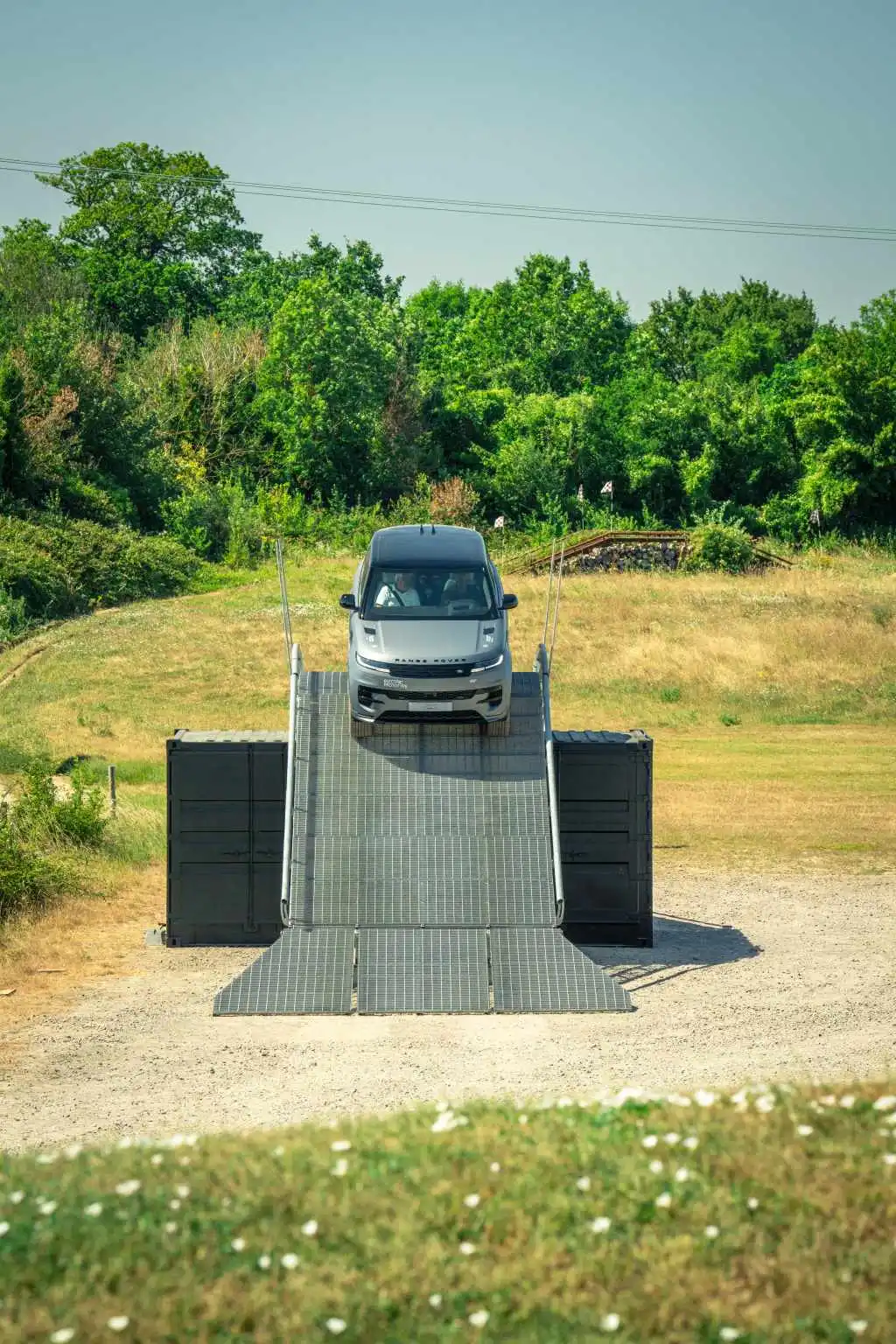 Range-Rover-Sport-Electric-first-look