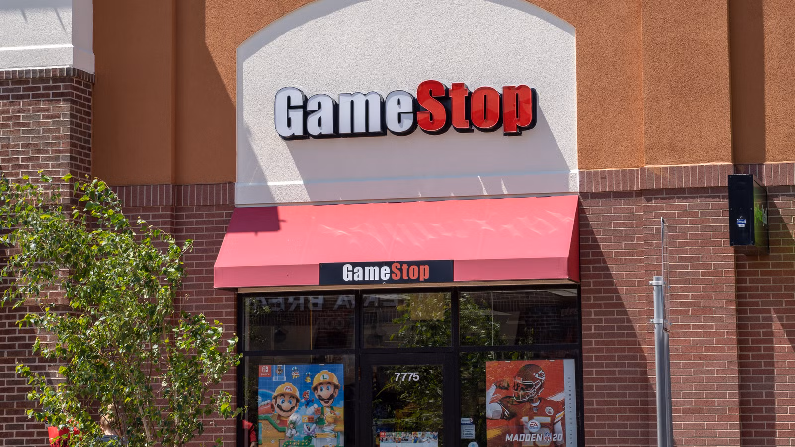 GameStop CEO Says PlayStation Going All-Digital "Doesn't Matter"