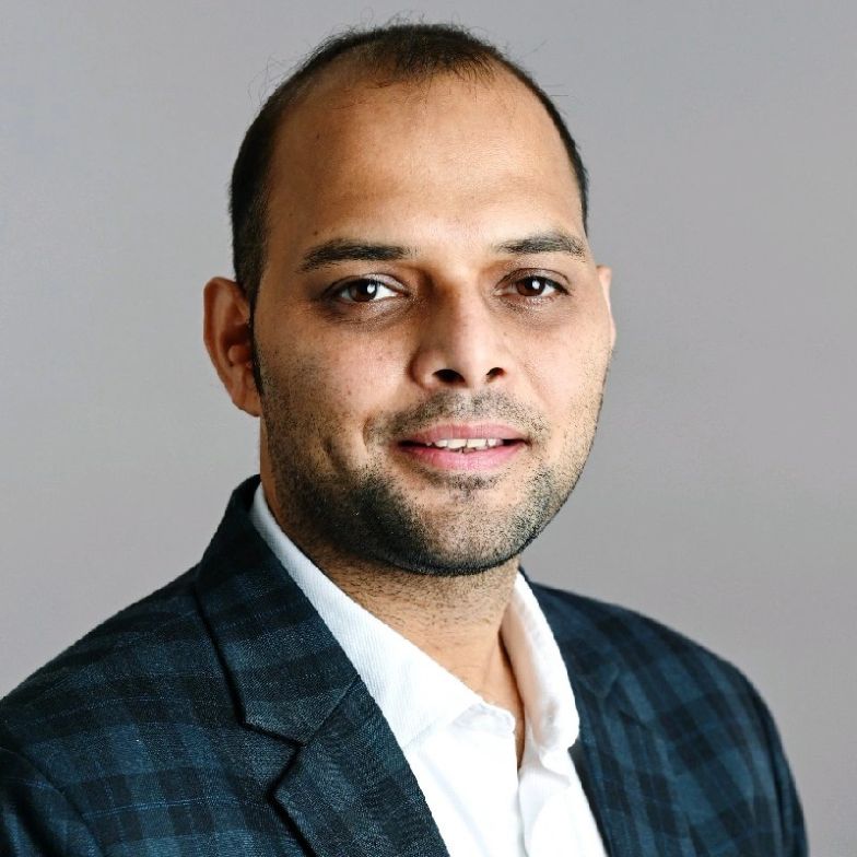 EVs Help Grow Freight Driver Income by 25% — But Financing Terms Decide Who Actually Benefits