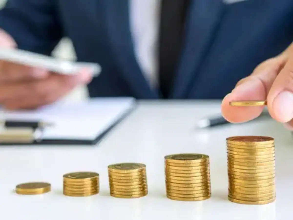 Bank deposits grow nearly five times faster than accounts as balances deepen