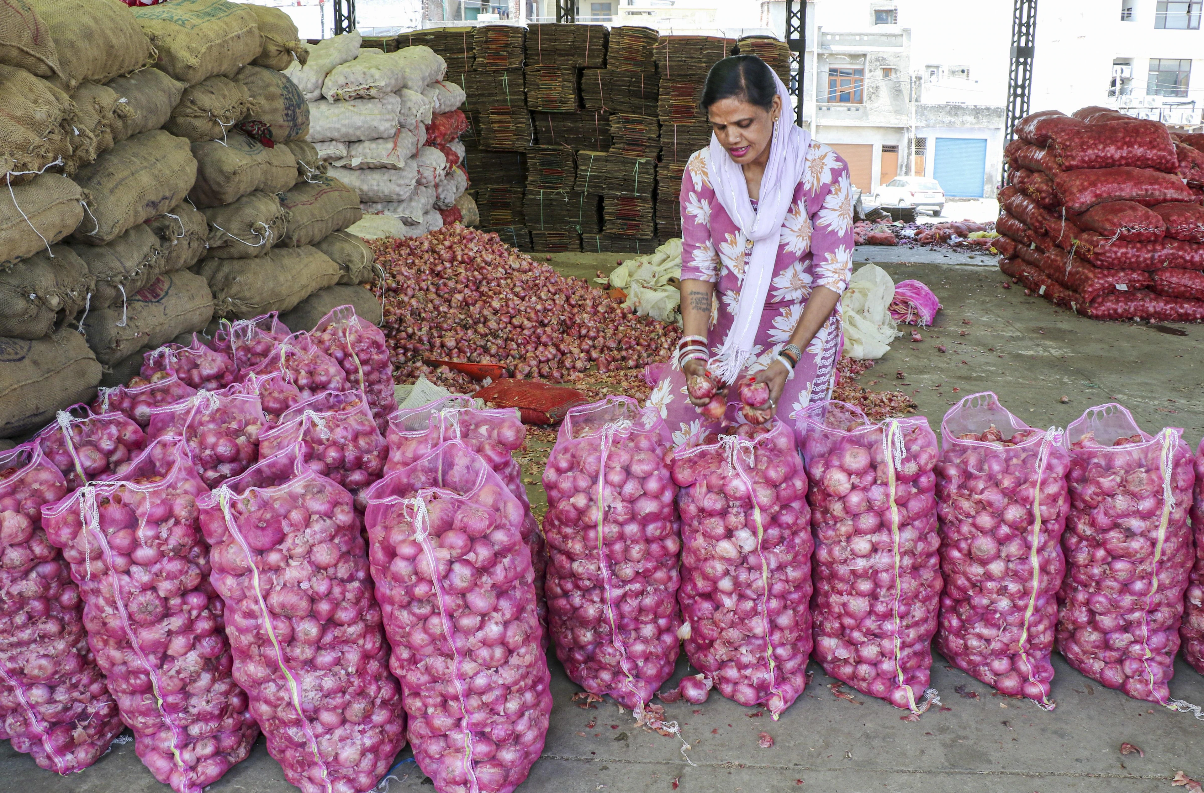 Onion prices up 59%, govt ramps up 'Kanda Express' supplies to cool market