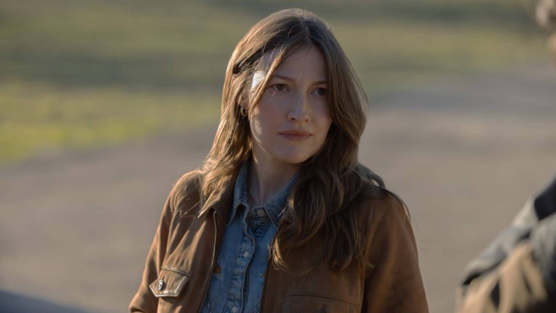 Lanterns fans are growing more suspicious of Sheriff Kane, but they don't think she's the Manhunter