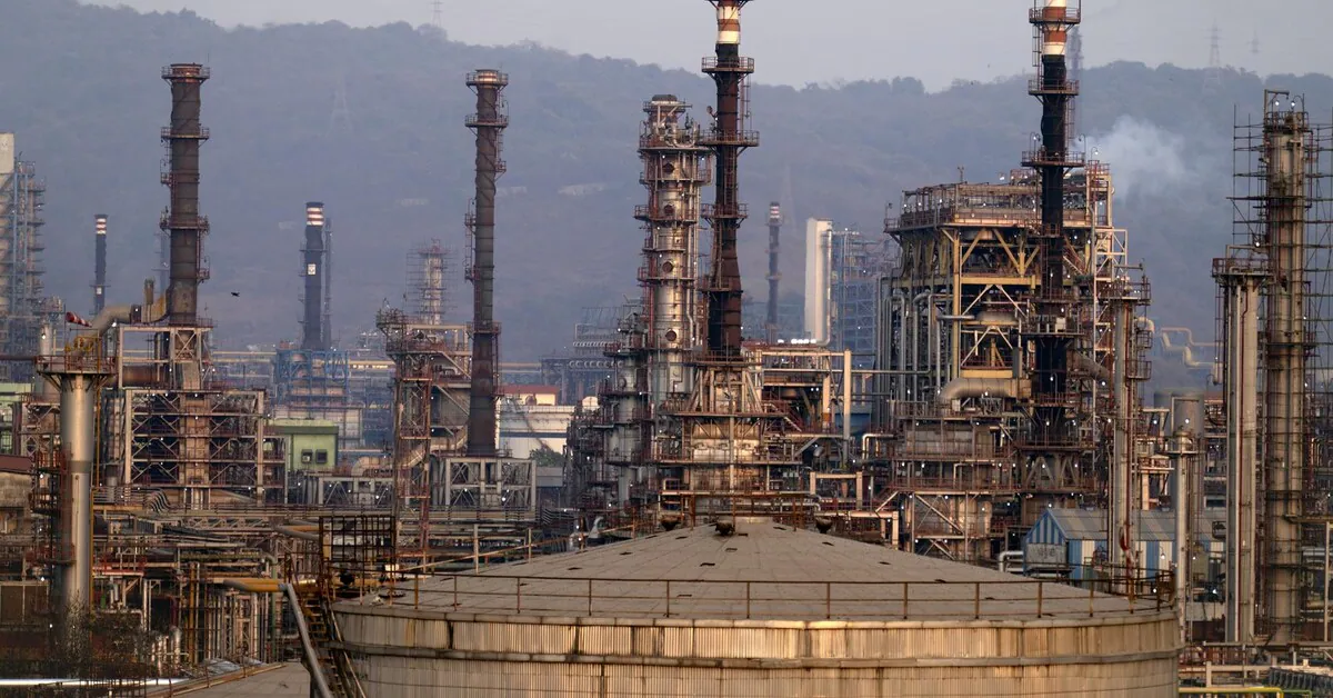 India, Mauritius sign fuel supply pact, IOC to meet import requirement