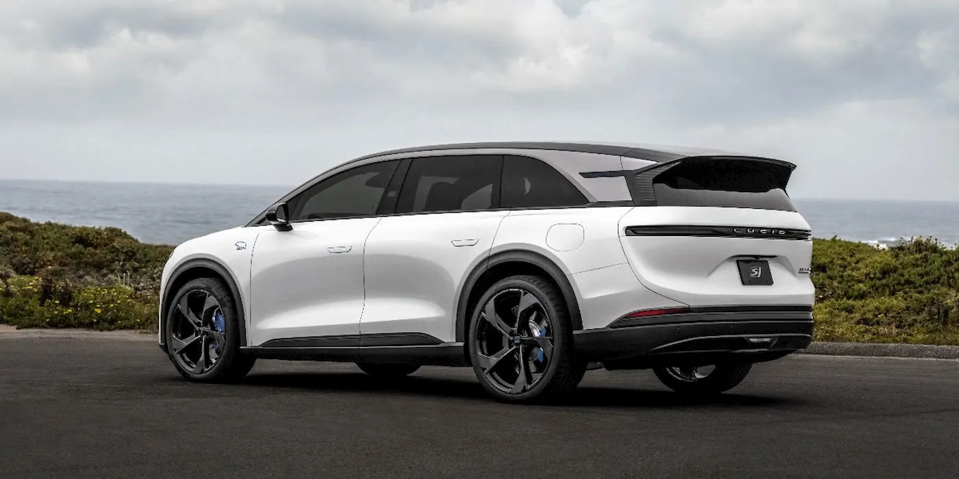 Lucid launches ‘America’s most powerful 3-row SUV’ with over 1,000 hp [Images]