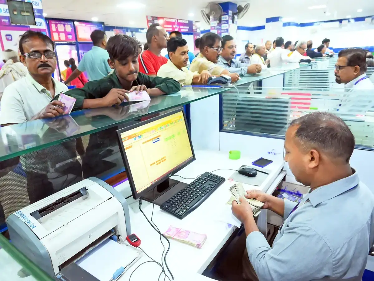 PSBs emerge more efficient than private banks after decade of reforms: EAC-PM