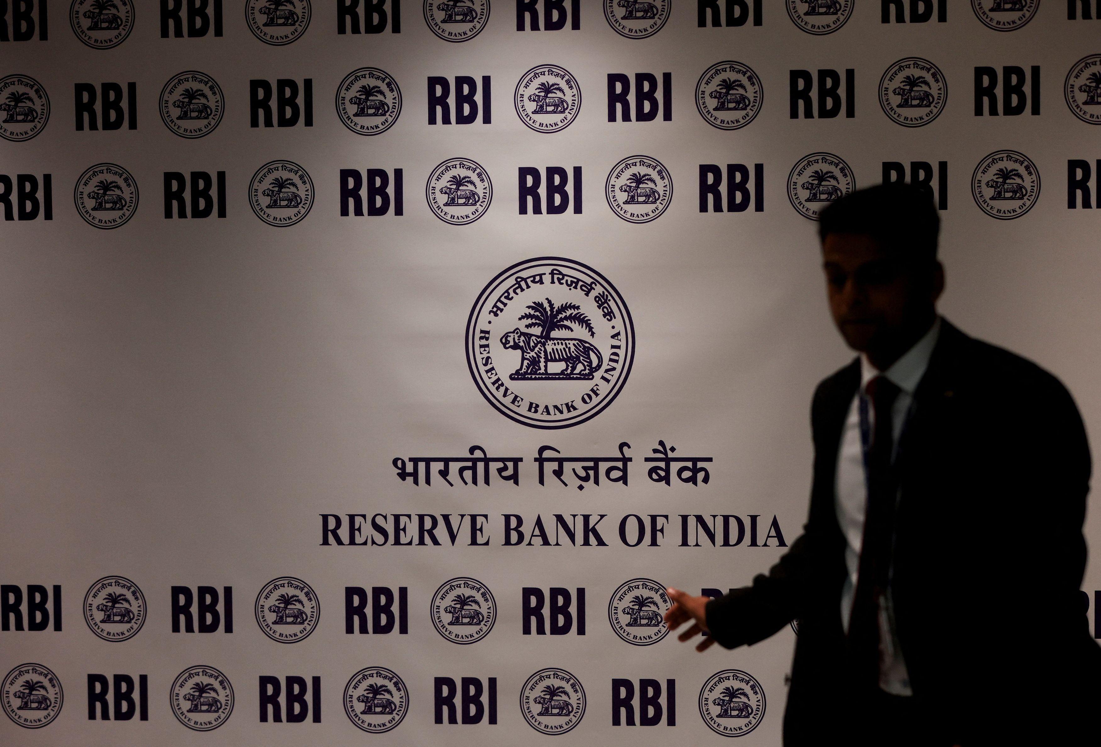 Bond traders expect RBI to drain surplus liquidity as rate hikes loom