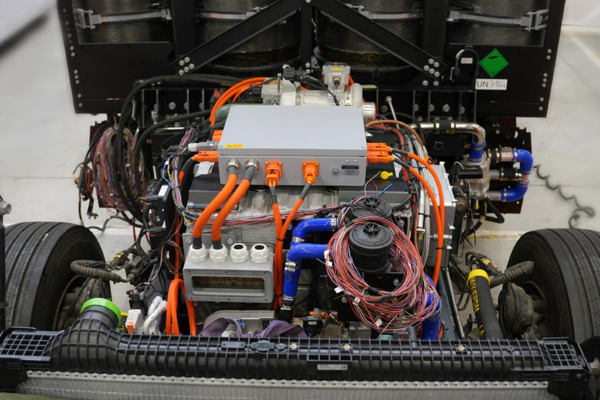 EKPO and Akkodis integrate novel fuel cell stack into 40-tonne hydrogen truck