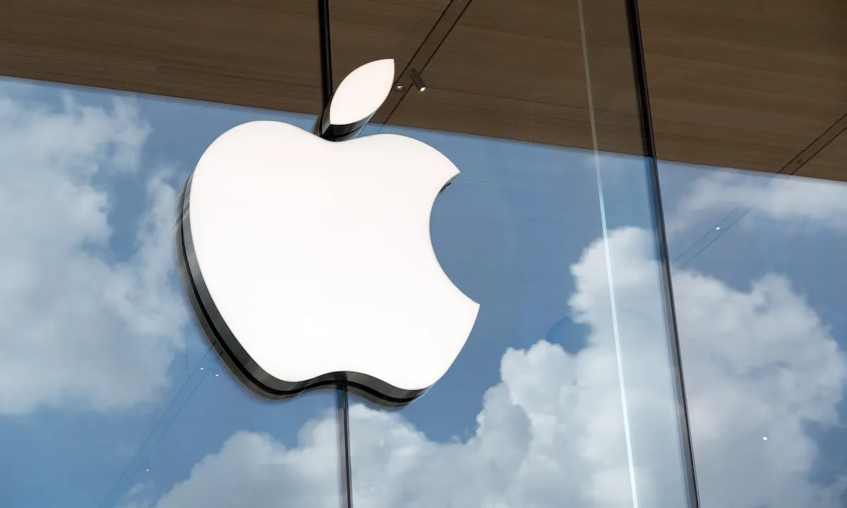 Apple Cuts 150 Siri and Vision Pro Jobs Amid Greater AI Focus