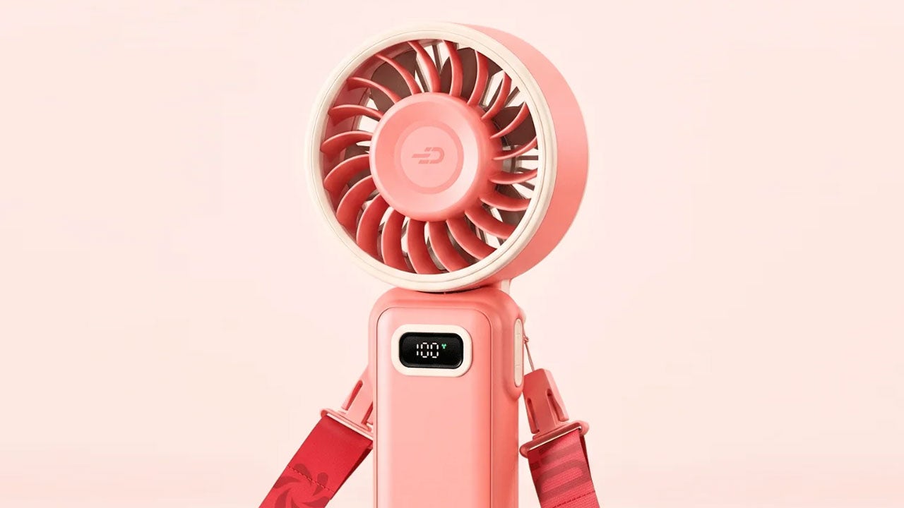 The $10 Diveblues Portable Turbo Fan Is an Inexpensive Way to Beat the Sweltering Heat Wherever You Go