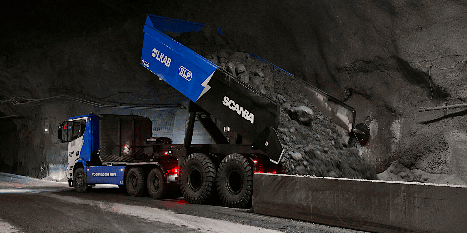 130-ton electric works 4,000 feet beneath the surface of the Earth [video]